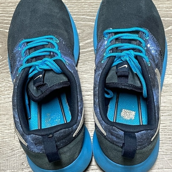 Nike roshe run women’s sneakers - Picture 4 of 8